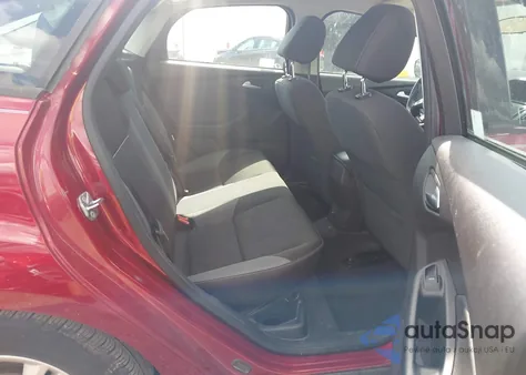 2014 Ford Focus Se z USA, uszkodzony, nr VIN 1FADP3F28EL292631